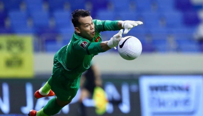 Các bài tập thủ môn tại nhà