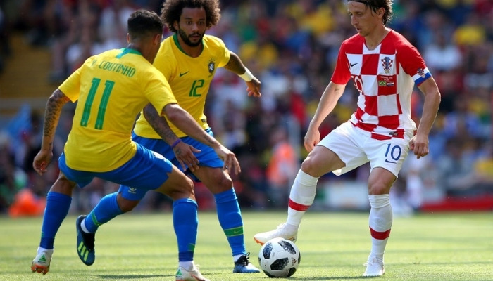 cách giữ bóng tốt trong chân