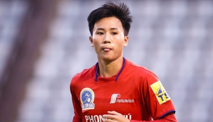 cầu thủ tuyết dung sinh năm bao nhiêu