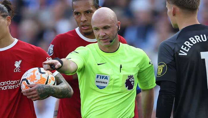 Công nghệ Var hỗ trợ trọng tài quyệt định có thổi Penalty hay không